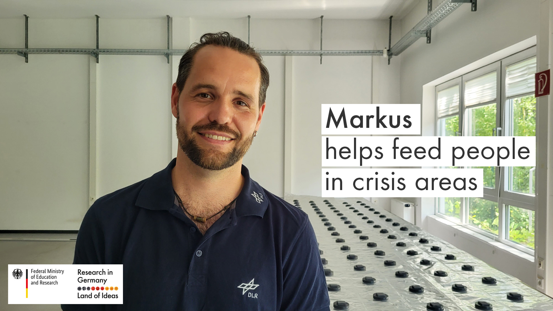 Video Teaserbild: Markus helps feed people in crisis areas